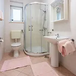 Apartment Idyllisches Nur 250 Meter Zum Mit Meerblick, Privater Terrasse, Privatparkplatz *