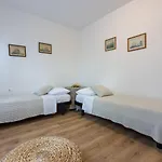 Idyllisches Nur 250 Meter Zum Mit Meerblick, Privater Terrasse, Privatparkplatz * Crikvenica