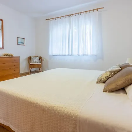 Apartment Idyllisches Nur 250 Meter Zum Mit Meerblick, Privater Terrasse, Privatparkplatz *