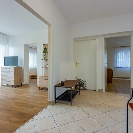 Idyllisches Nur 250 Meter Zum Mit Meerblick, Privater Terrasse, Privatparkplatz Apartament