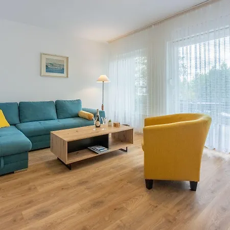 Apartment Idyllisches Nur 250 Meter Zum Mit Meerblick, Privater Terrasse, Privatparkplatz Crikvenica